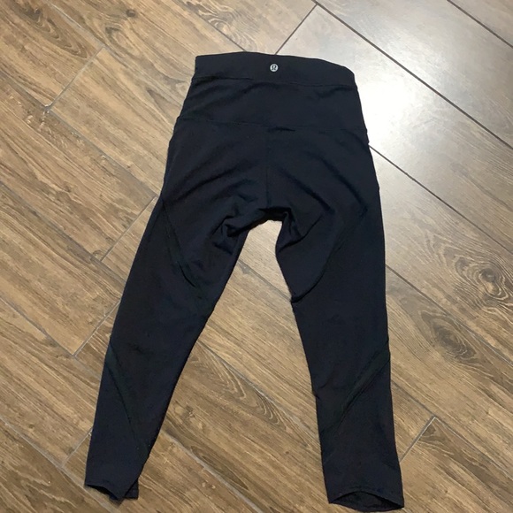 LuLulemon 21” leggings Black size 4 - Picture 4 of 5